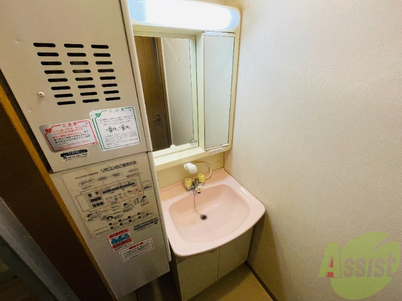 【神戸市中央区中山手通のマンションの洗面設備】