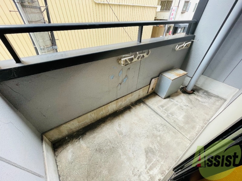 【神戸市中央区中山手通のマンションのバルコニー】