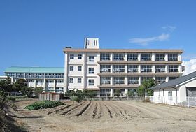 【明石市小久保のマンションの小学校】