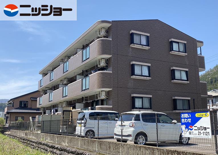 Ｌｏｇｅｍｅｎｔ　Ｓｕｚｕｋｉの建物外観