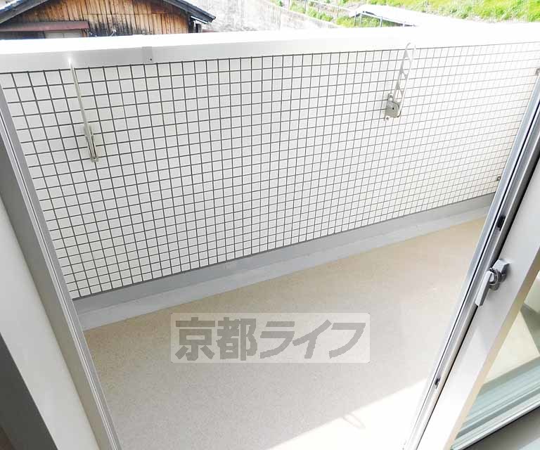 【京都市山科区御陵別所町のマンションのバルコニー】