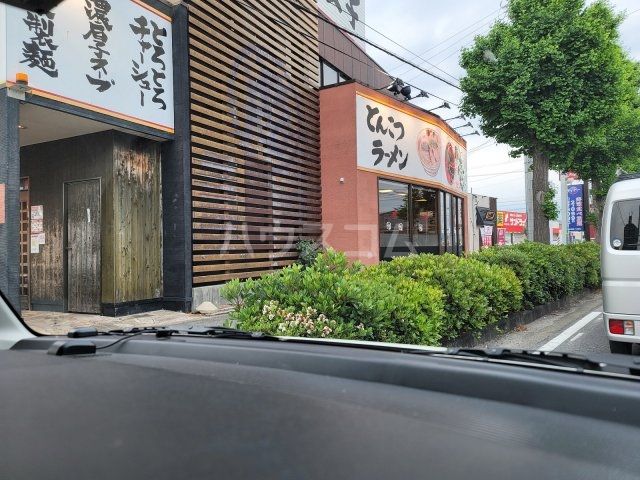 【岡崎市中之郷町のアパートの飲食店】