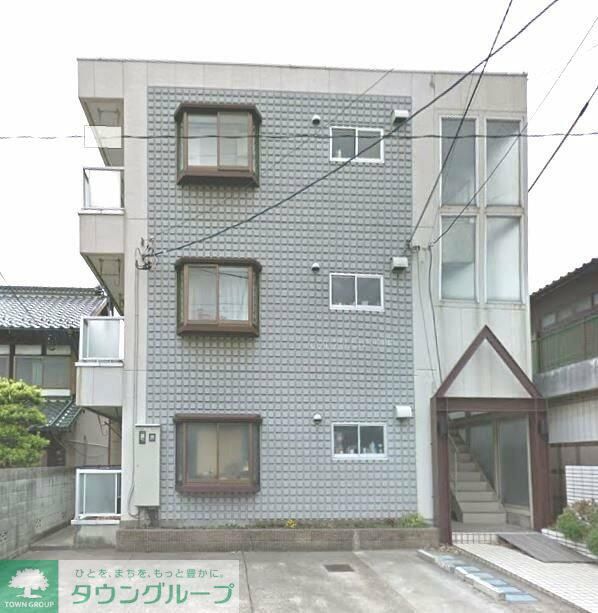 さいたま市中央区本町西のアパートの建物外観