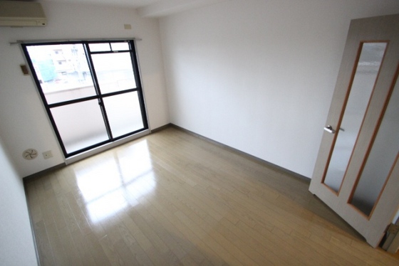 居室・リビング　※別部屋の写真です