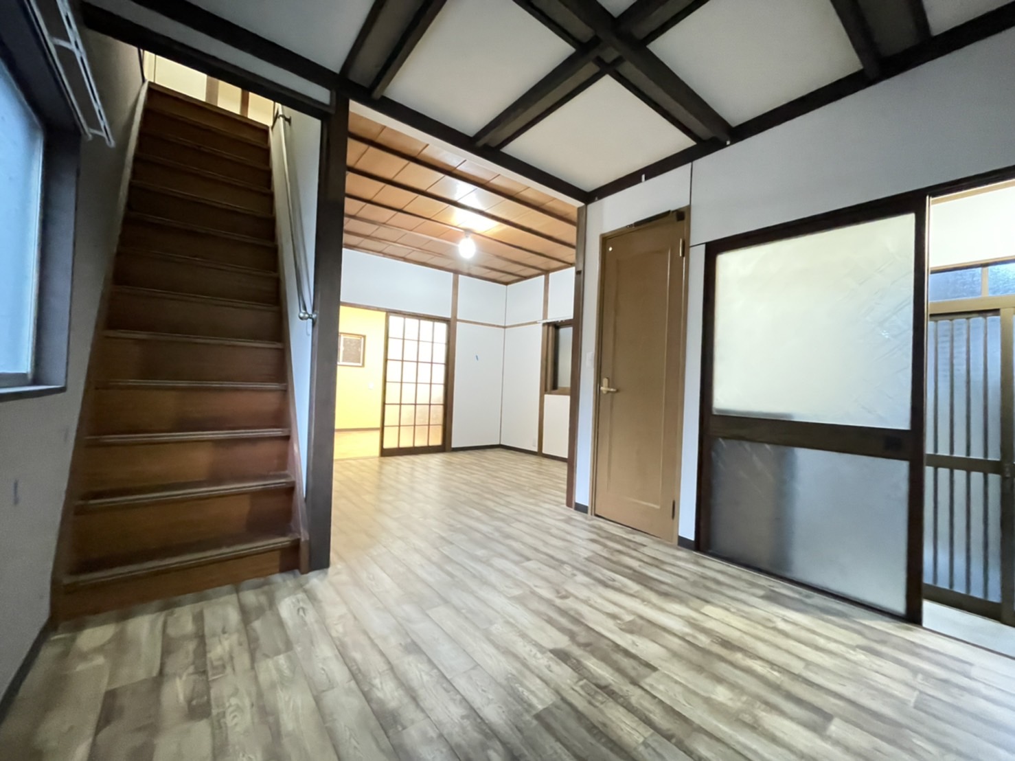 星が丘2丁目戸建の居間写真