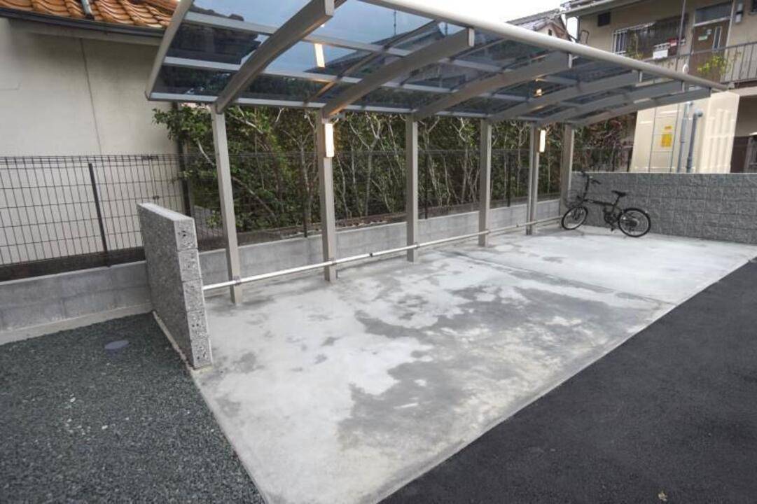 駐車場　駐輪場