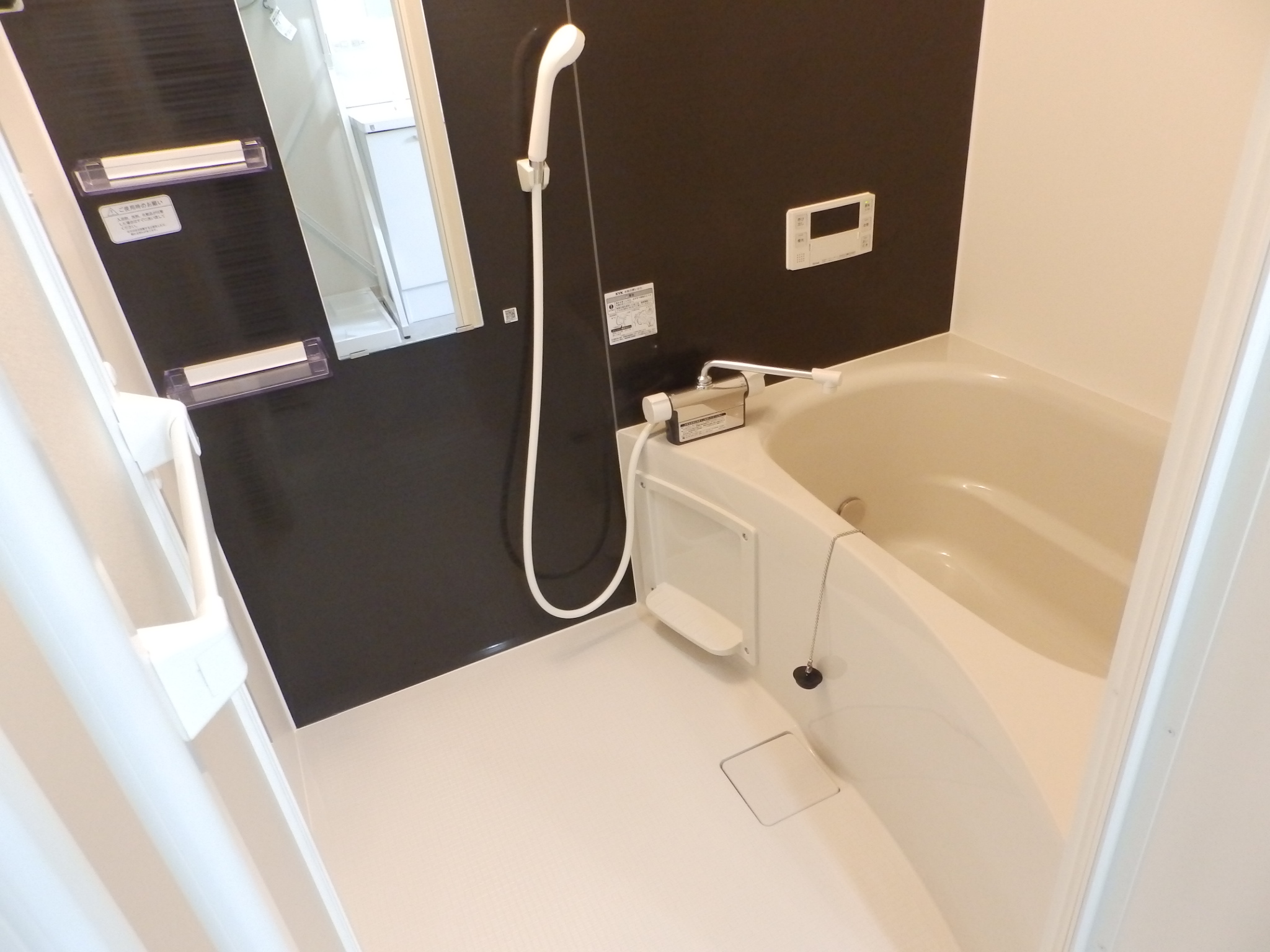 バス・シャワールーム　追い焚き可