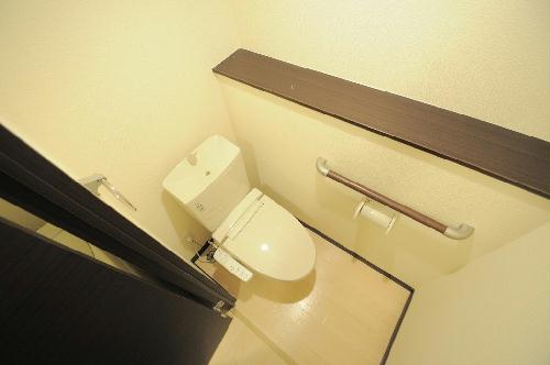 トイレ　備品や設備仕様は号室によって異なります。