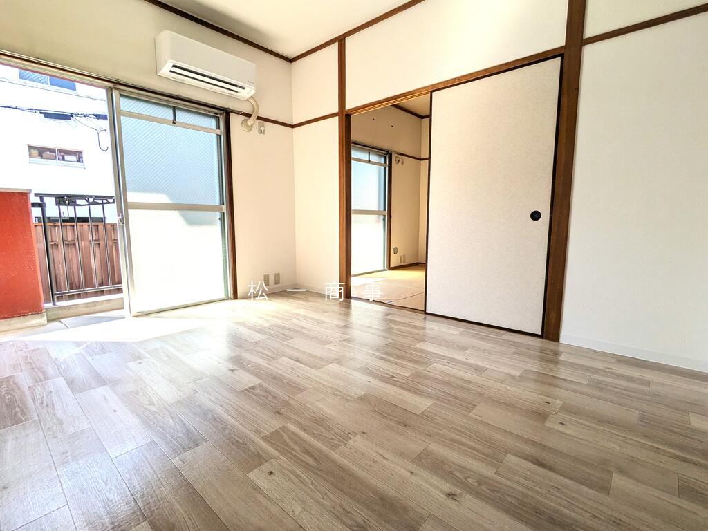 藤田ビルの居間写真