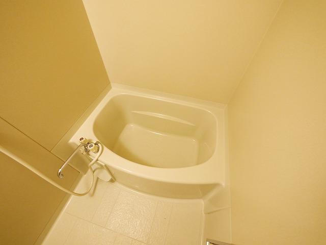 バス・シャワールーム　ゆったり過ごせるお風呂です