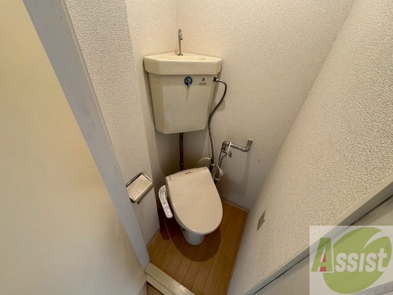 トイレ　こちらはトイレです。清潔感があり、安心して使用できます。