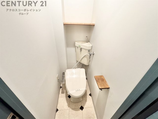 トイレ　ウォシュレット付き