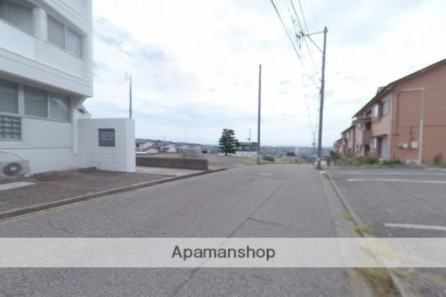 その他　前面道路（その他）まで0m