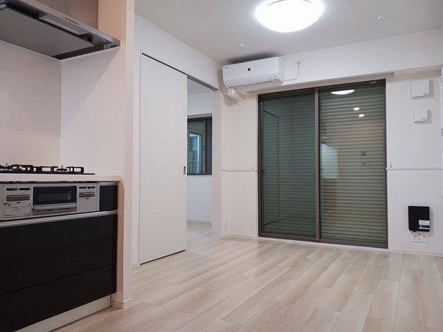 居室・リビング　こちらのリビングで趣味の時間をお楽しみください