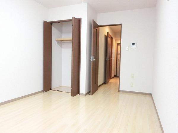 居室・リビング　室内きれいです！