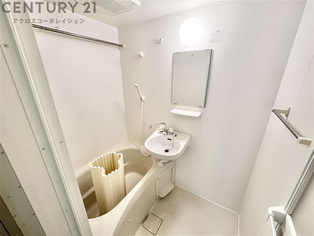 バス・シャワールーム　シンプルで機能的なユニットバスです！