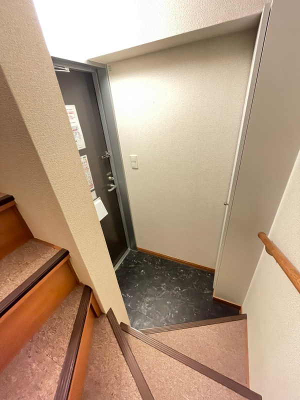 玄関　※別部屋参考写真