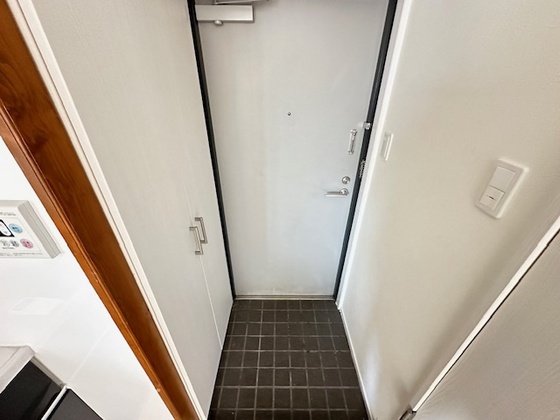玄関　※別部屋の写真です