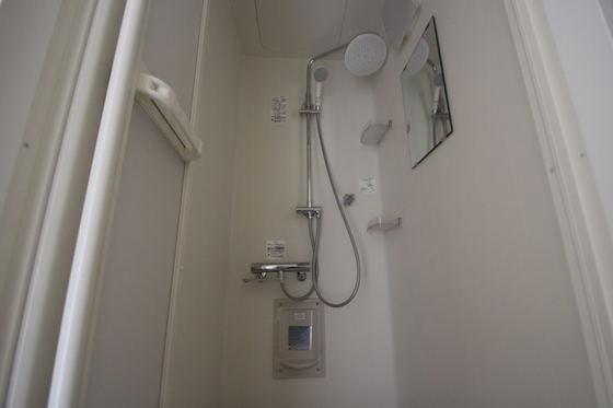 バス・シャワールーム　※別の階の写真です。