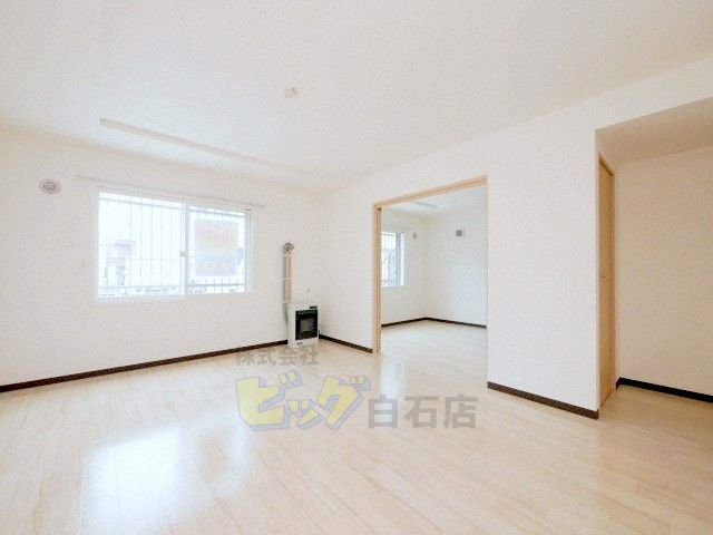 居室・リビング　広々リビングです♪