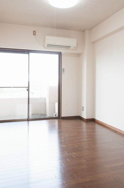 居室・リビング　洋室6畳　※写真は今回募集の部屋とは異なります