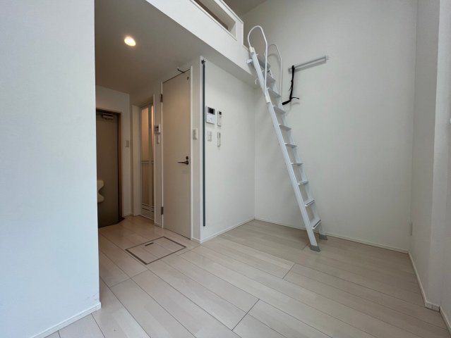 居室・リビング　102号室イメージの為、現状を優先致します。