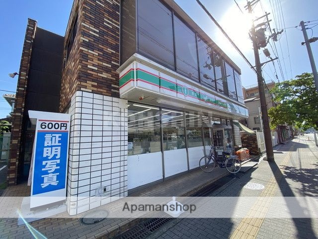 コンビニ　ローソンストア１００（コンビニ）まで204m