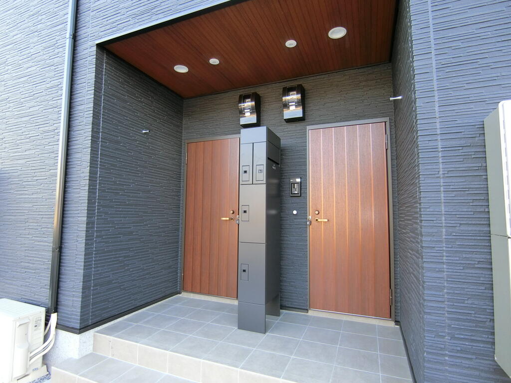 エントランス　宅配BOX