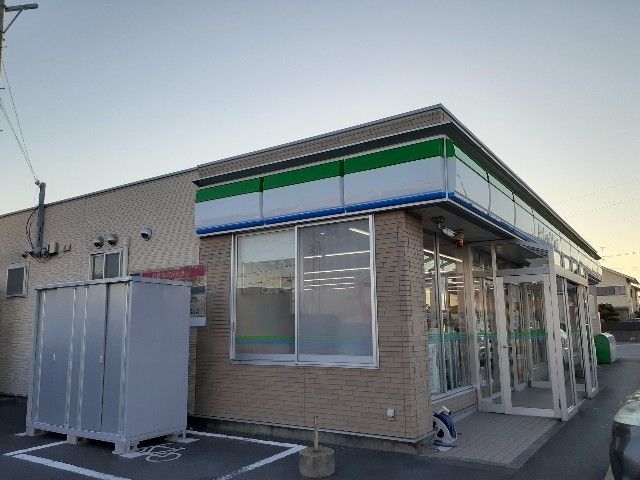 コンビニ　ファミリーマート磐田福田中央店（コンビニ）まで350m