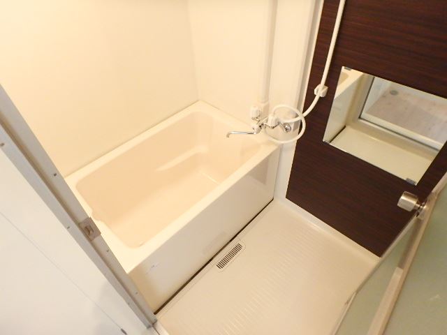 バス・シャワールーム　オシャレなブラウンのアクセント使用です