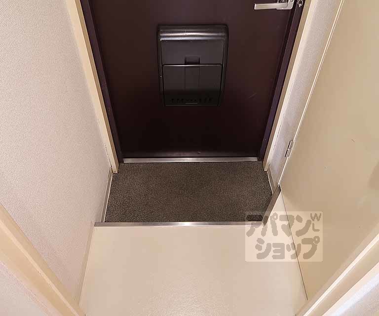 玄関　２２５号室の室内写真です