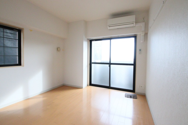 居室・リビング　同タイプ別室の参考写真です。※現況優先