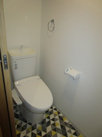 トイレ　※写真は他のお部屋です