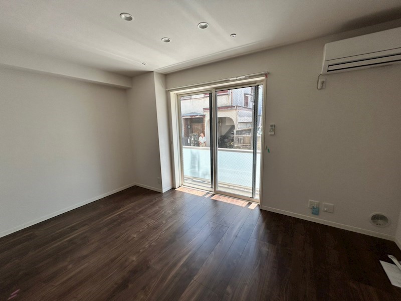 居室・リビング　同タイプ106号参照