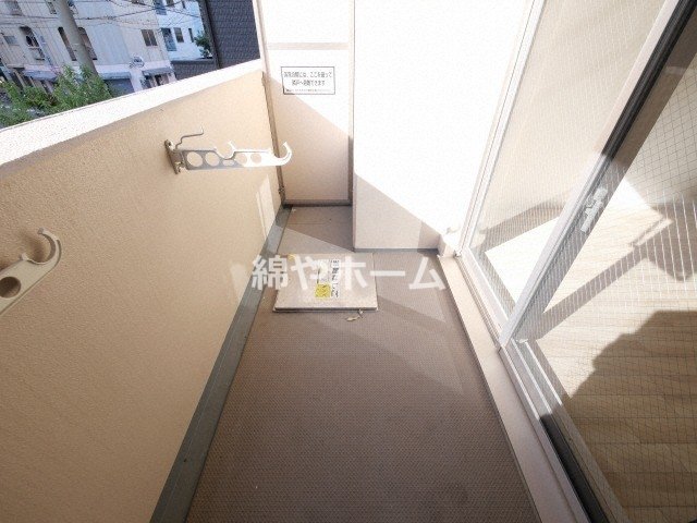 バルコニー　バルコニーからの眺めを楽しみながら食事をしませんか