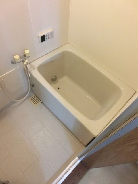 バス・シャワールーム　経済的な追い炊き機能付きです