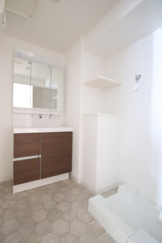 洗面設備　同シリーズ別物件の写真です