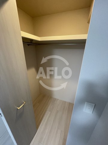 収納　Metrosa京町堀　ウォークインクローゼット