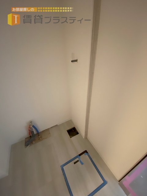 洗面設備　新規で洗面台設置致します。