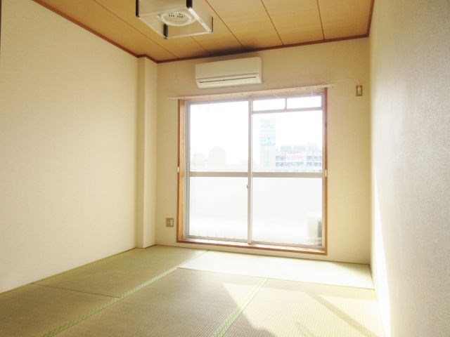 居室・リビング　写真の家具家電はディスプレイです。