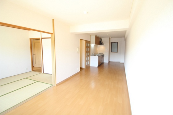 居室・リビング　※同物件別部屋の写真です。