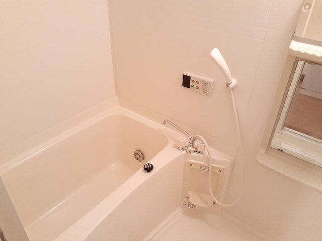 バス・シャワールーム　ゆったり過ごせるお風呂です