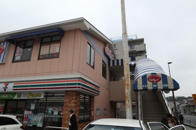 飲食店　ジョナサン（飲食店）まで540m