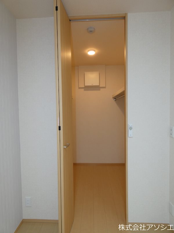 収納　ウォークインクローゼット