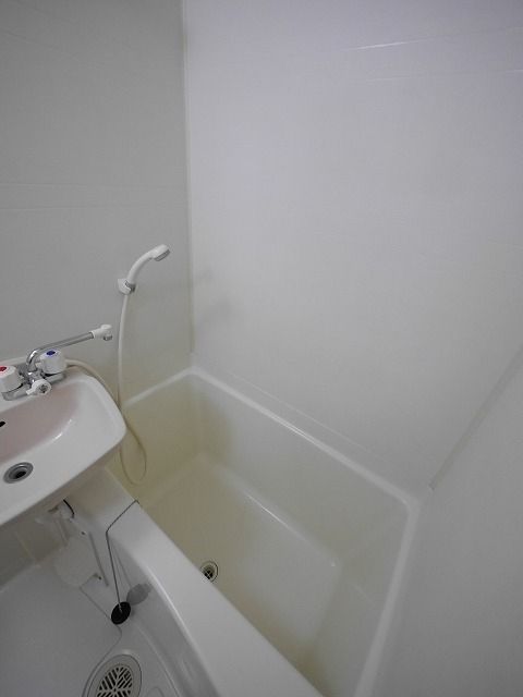 洗面設備　★浴槽も広々★