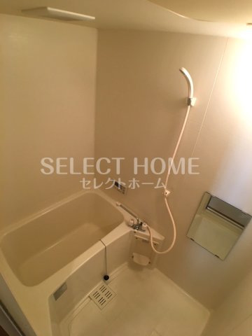 バス・シャワールーム　落ち着いた空間のお風呂です