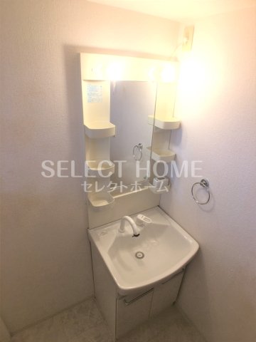 洗面設備　独立洗面台です