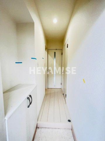 玄関　※同物件反転タイプの写真でございます※現況を優先します※