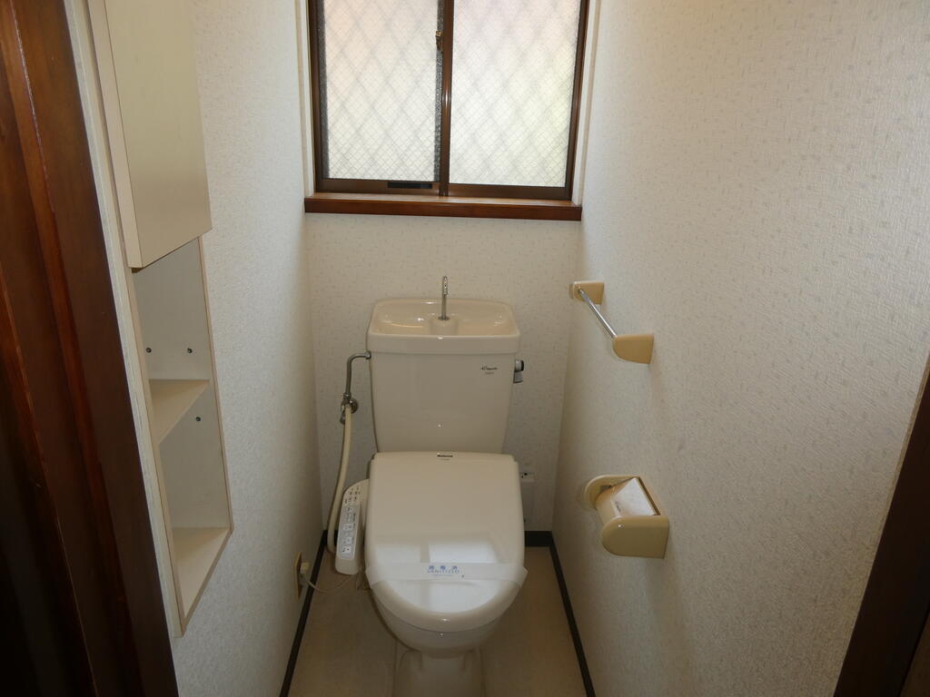 新戸2465貸家のトイレ写真