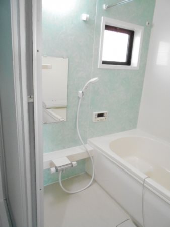 バス・シャワールーム　追い焚き付きです。